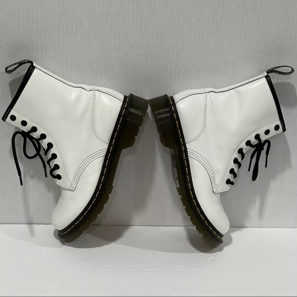 DR. MARTENS 1460 (11821) SMOOTH LEATHER LACE UP BOOTS WHITE SIZE - 6 .US/37 .EU - Picture 6 of 12